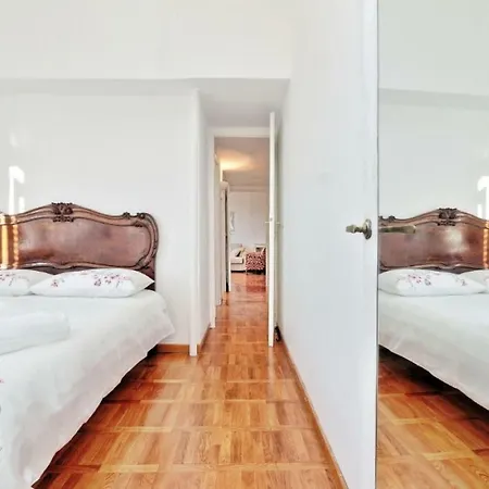 Vaticano Sleeps 4 Wifi 別荘